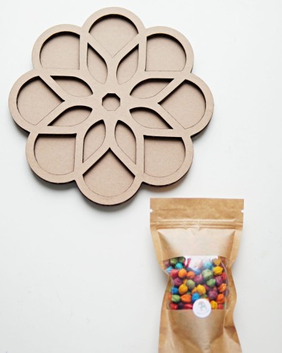 Sensoryczna zabawa z ciecierzycą.