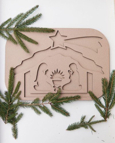 Sensokarton Szopka. Wysypywanka sensoryczna z ryżem i ciecierzycą.