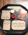 Propozycja zabawy sensorycznej w temacie patriotycznym.